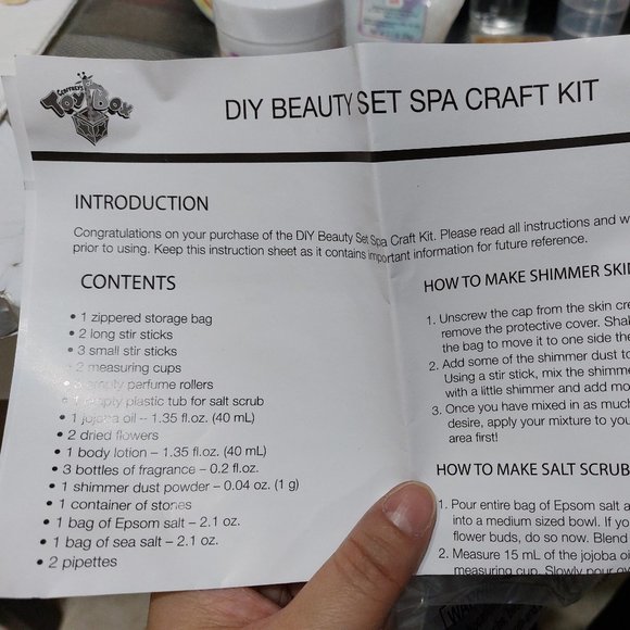 Feeling Pretty DIY Beauty Set Spa Craft Kit With Beautiful Pom Pom - Picture 5 of 8